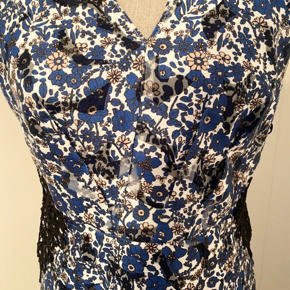 Elie Tahari V-Neck Sleeveless Blue and Black Floral Lace Wren Dress Size 8 - Picture 7 of 13